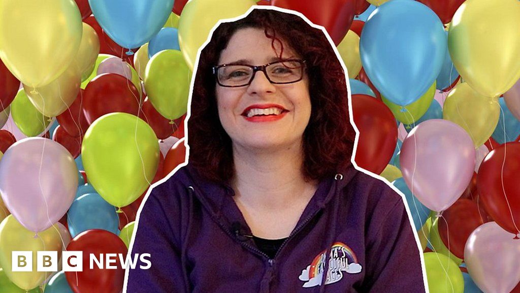 Balloon modelers, Emma Nettleton took a career change after mum's cancer scare