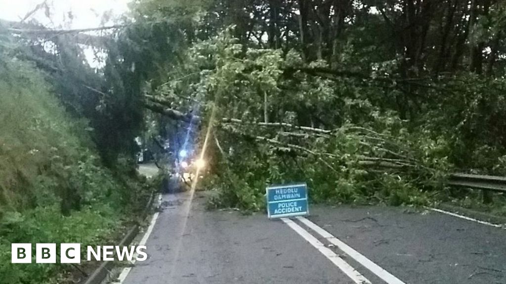 Hundreds Without Power After Strong Winds And Rain - BBC News