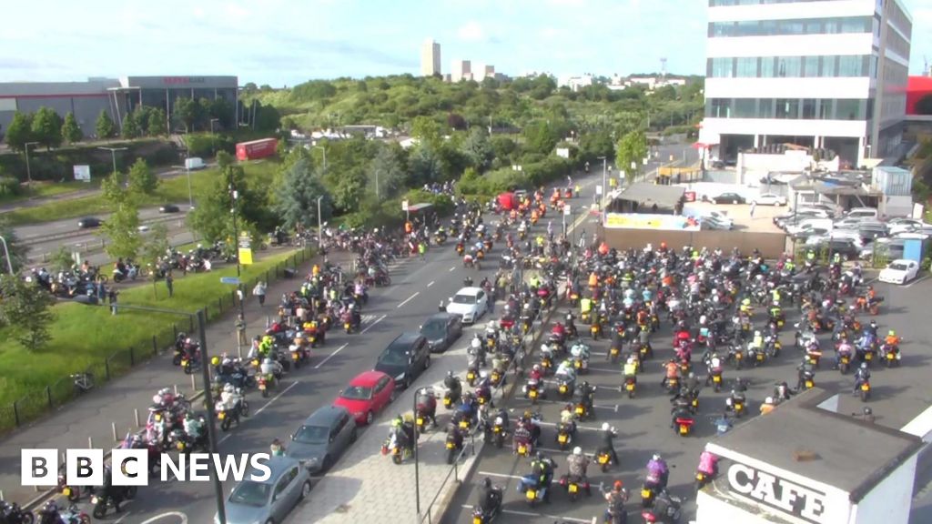 Thousands of bikers celebrate life of Dave Myers