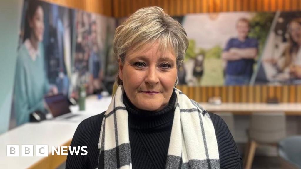 'I'm in constant pain' - woman harmed by vaginal mesh urges action on redress scheme