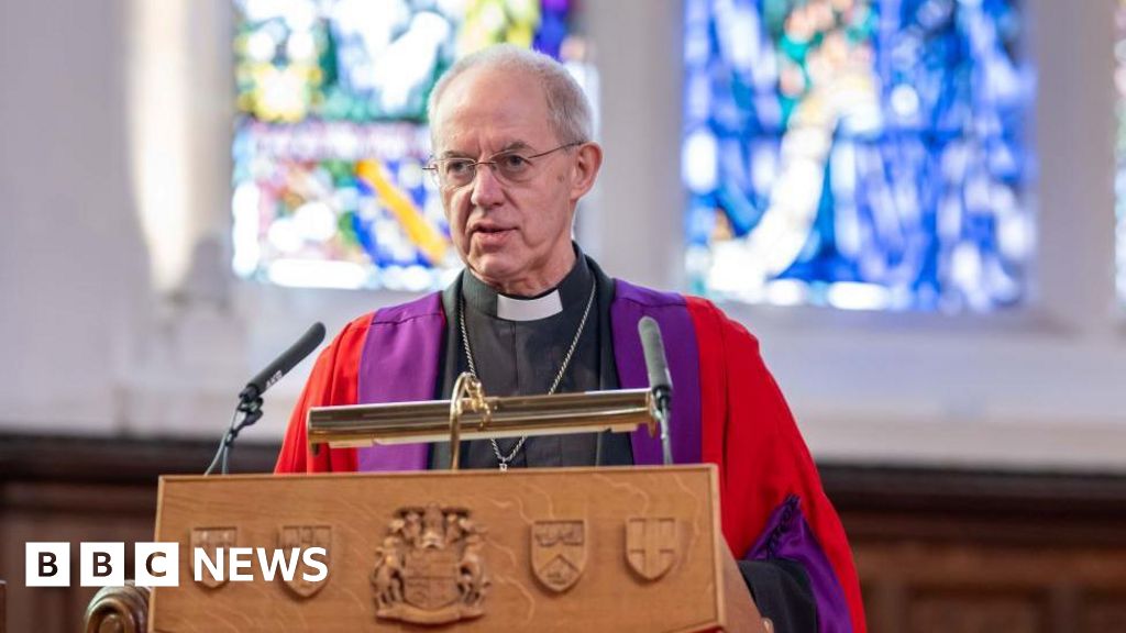 Archbishop of Canterbury gets honorary degree from Aberdeen uni - BBC News