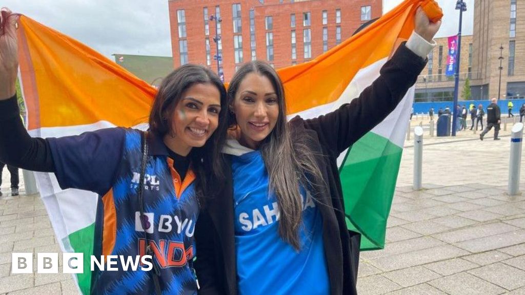 Up to 2,000 descend on India v Pakistan Birmingham fan park – BBC News