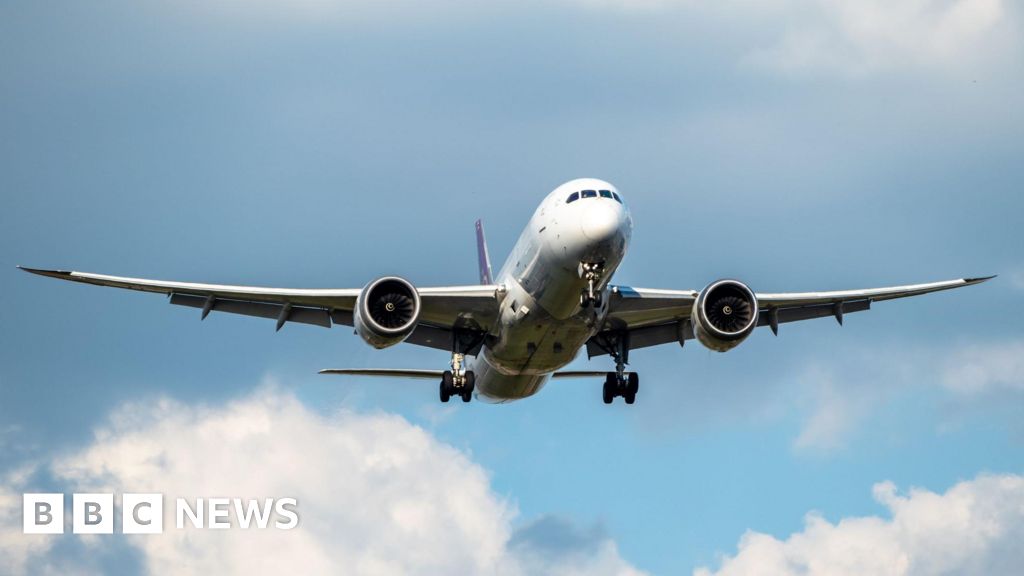 bbc.co.uk - Holidaymakers worried as airlines cut flights and jet fuel prices soar