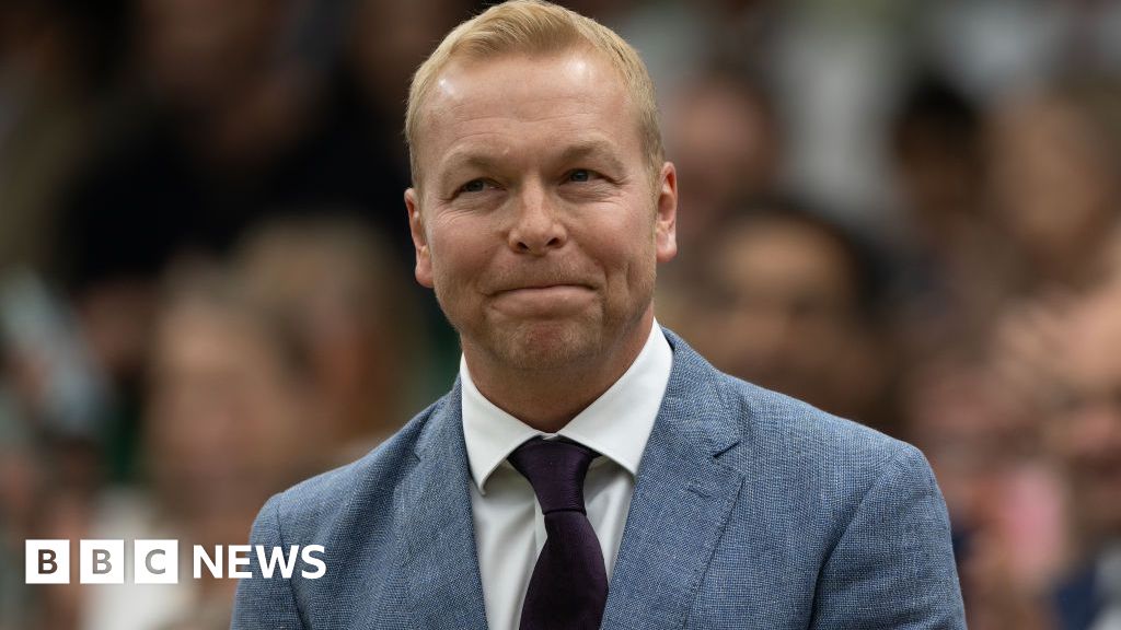 Cyclist Sir Chris Hoy announces his cancer is terminal