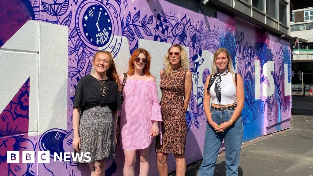 Birmingham mural highlights help for domestic violence victims - BBC News