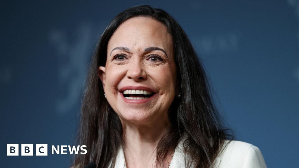 ماريا كورينا ماتشادو تحذر:
«الخروج من فنزويلا في غاية الخطورة»