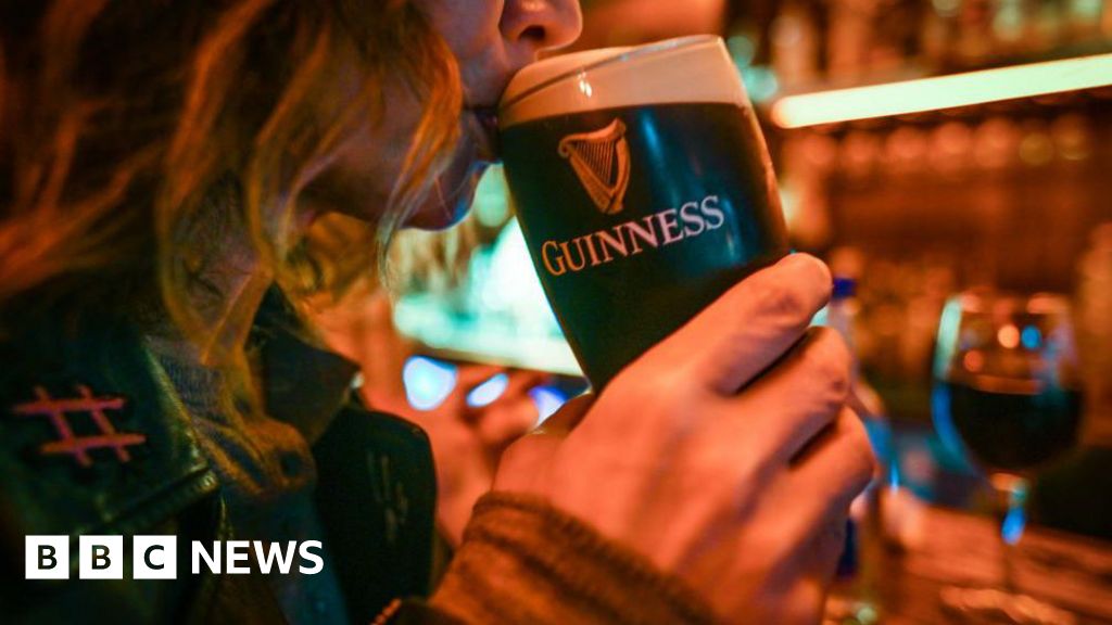 Guinness shortage: No limits for NI and Republic of Ireland pubs