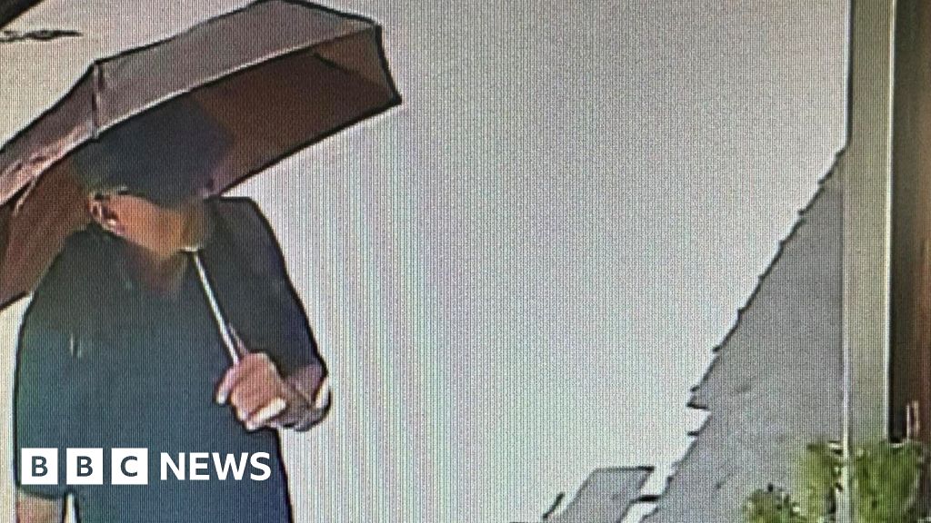 Michael Mosley: CCTV muestra al presentador de televisión desaparecido mientras se reanuda la búsqueda