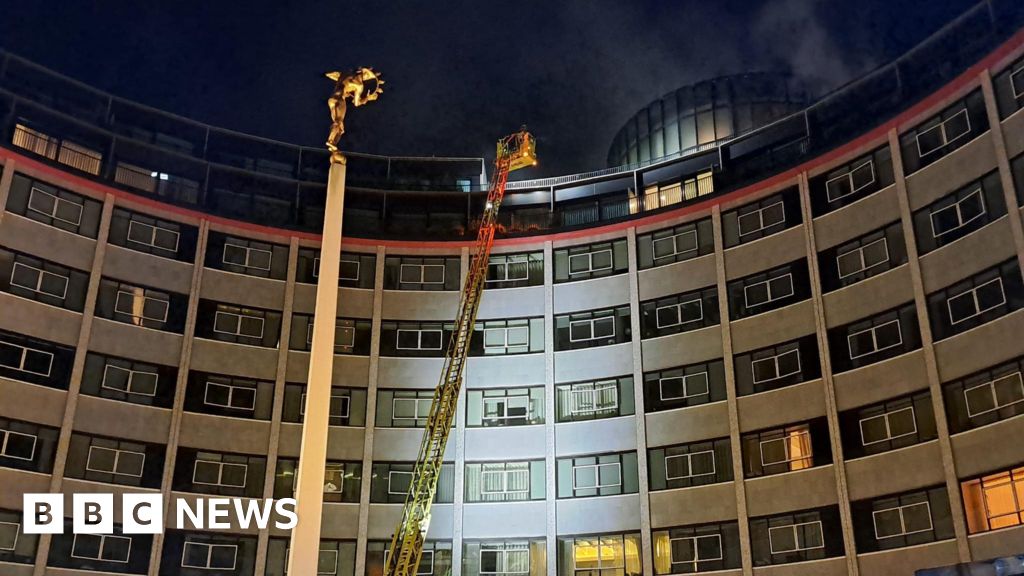<div>Fire breaks out at BBC's former HQ Television Centre</div>