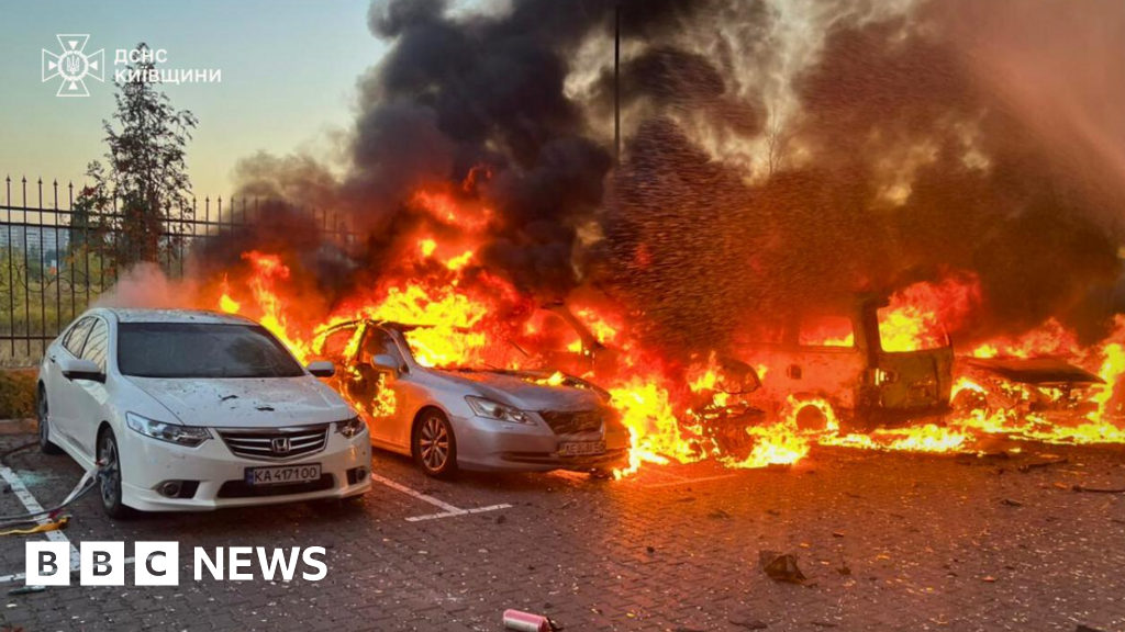 <div>Ukraine says three killed in 'massive' Russian aerial attack</div>