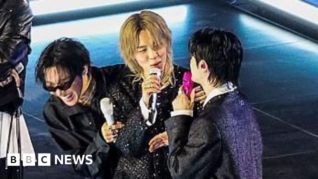 First photos as BTS make live return in front of huge crowd