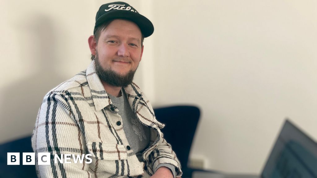 Digital support scheme expands into Gloucestershire homes