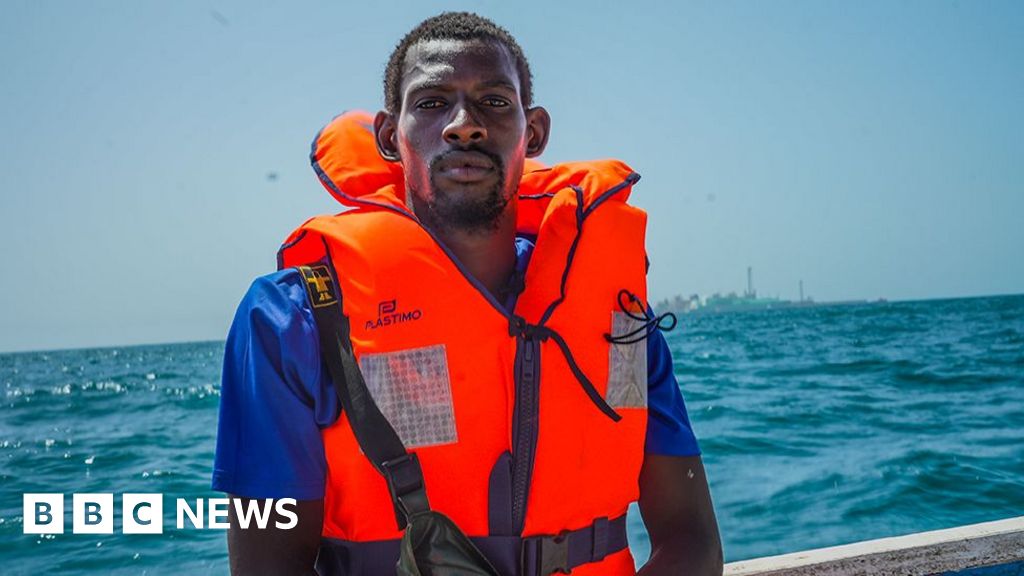 'We only have the sea to live on' - Senegal's fishermen blame gas plant for dwindling catch