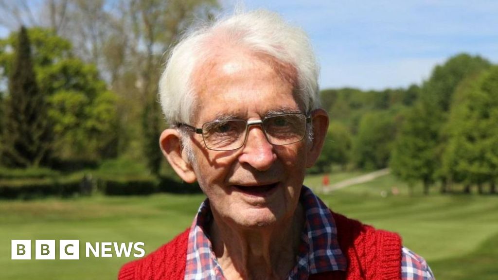 Care home resident, 90, returns to golf course