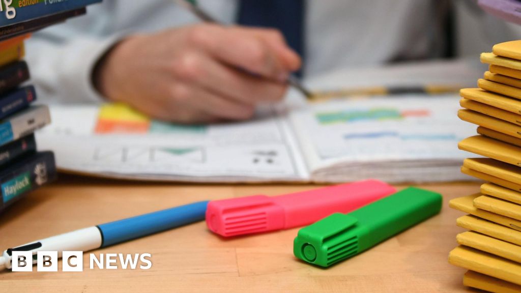 Guernsey tourism professionals offered French lessons