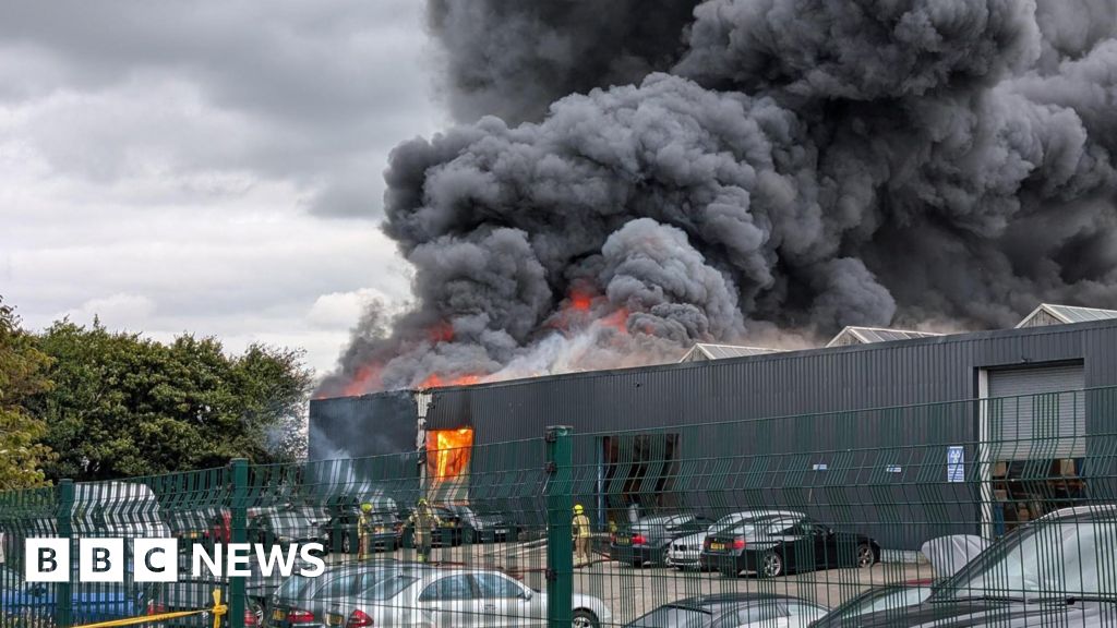 Fire engulfs car service centre on industrial estate