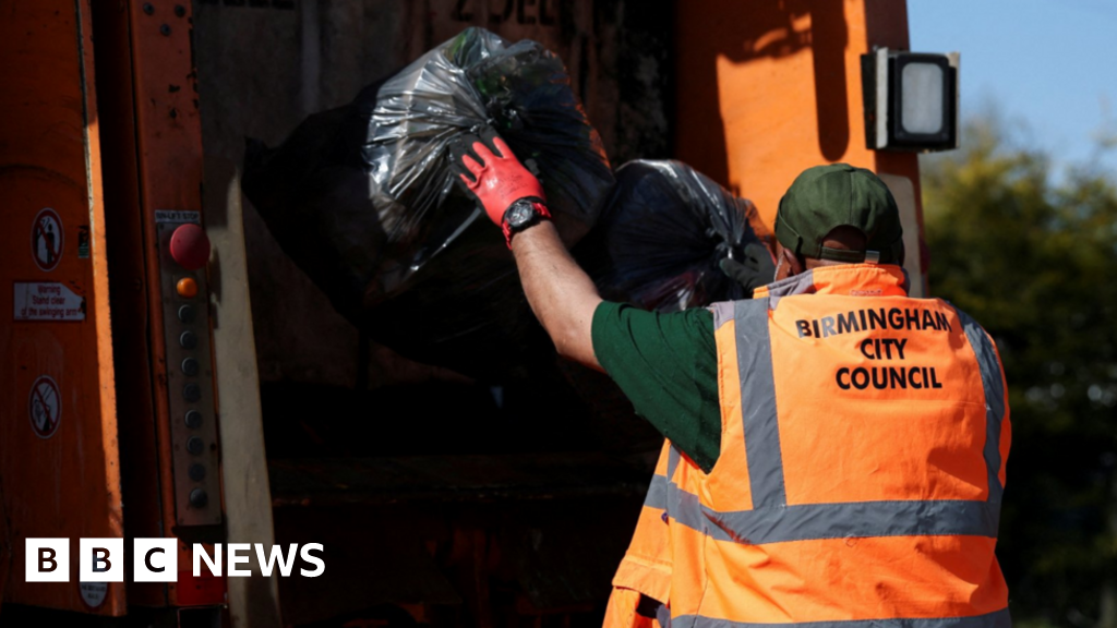 Birmingham Bin Workers Extend Strike Mandate Through Spring 2026