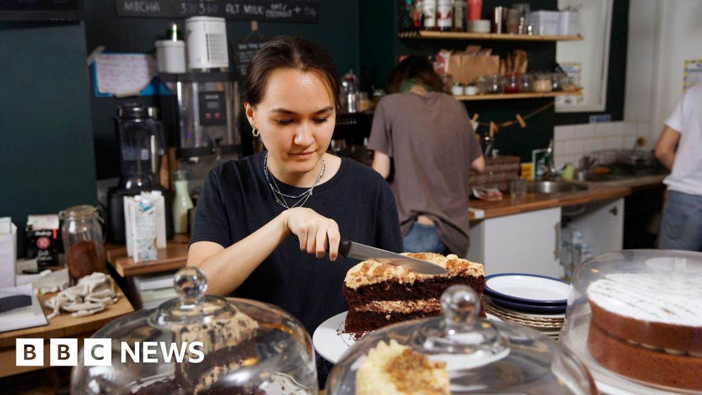 UK vacancies fall as the jobs market cools