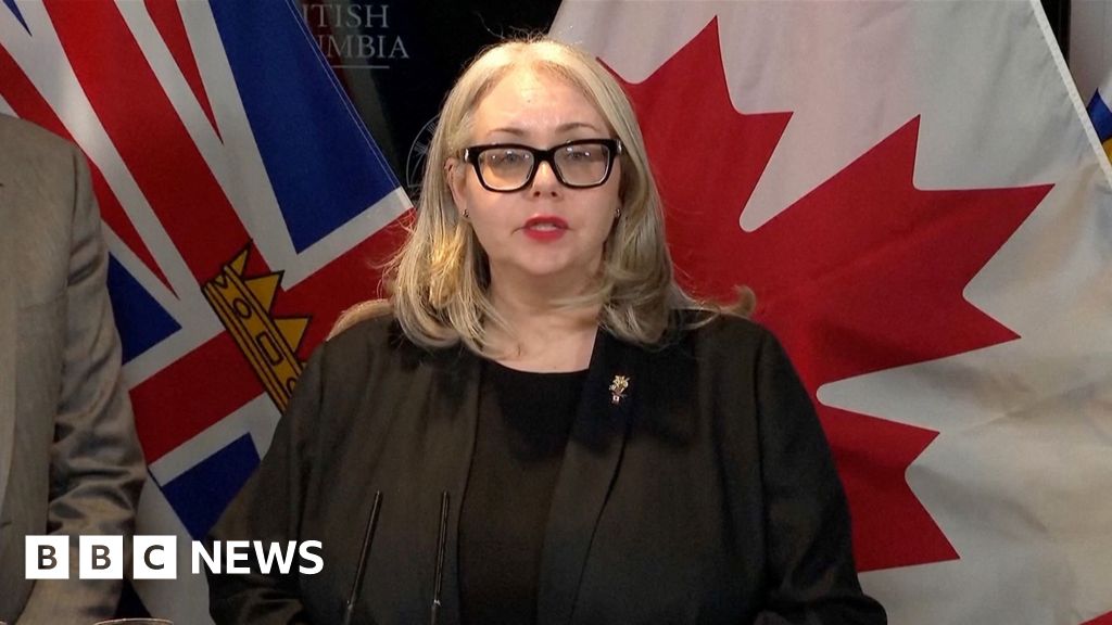 Канадската полиция съобщи че девет души са били убити при