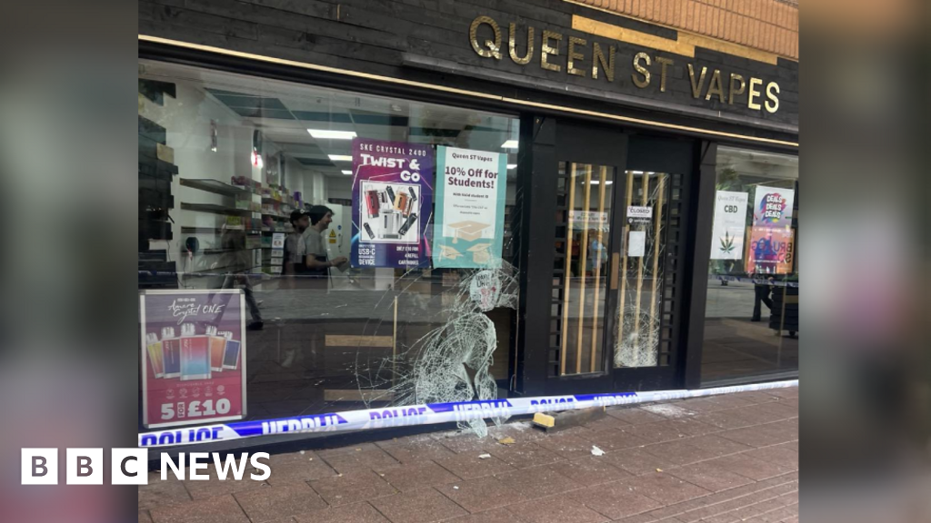 Cardiff Queen Street: Shop owner had £25k of stock stolen