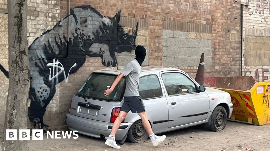 Banksy Rhino artwork in Charlton, London, defaced