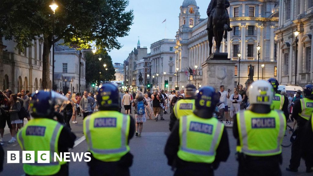 The Metropolitan Police has 1,300 officers ready to be deployed in the event of riots