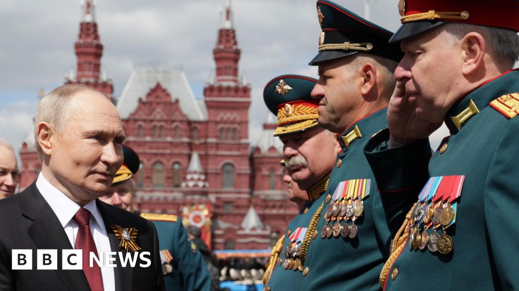 Putin leads Victory Day celebration in Moscow under tight security