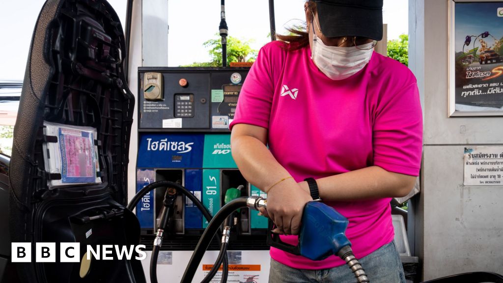 Oil prices plunge and shares jump on US-Iran ceasefire plan