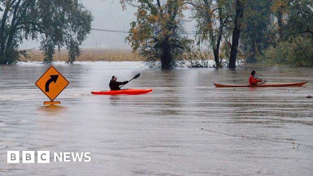 Storms threaten to disrupt holiday travel across US