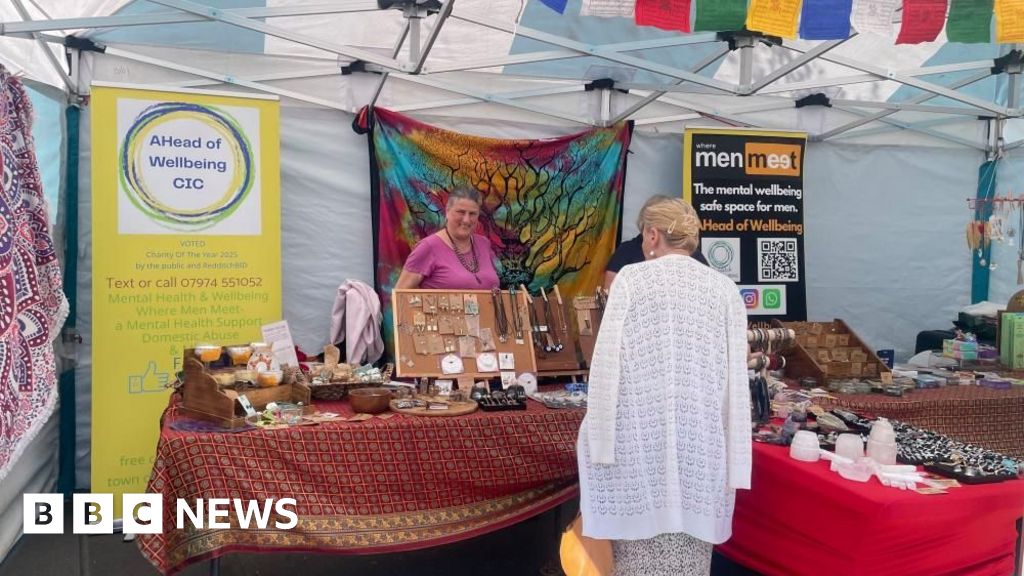 bbc.co.uk - Lindsey Alder - Redditch market stall aids people experiencing abuse