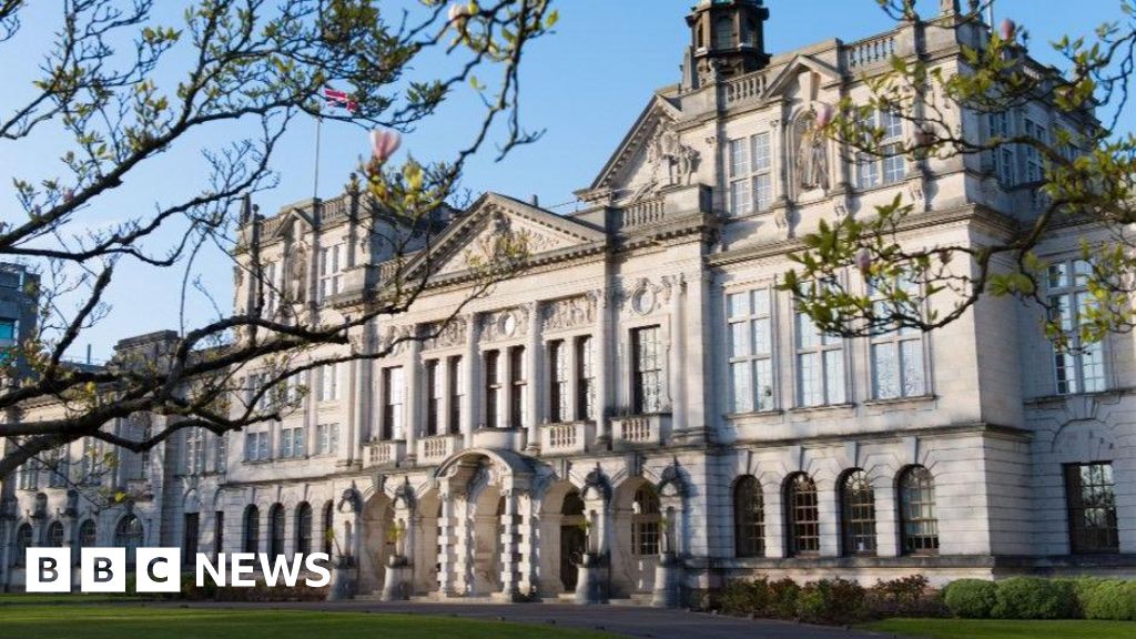 Cardiff University confirms plans to cut 400 jobs
