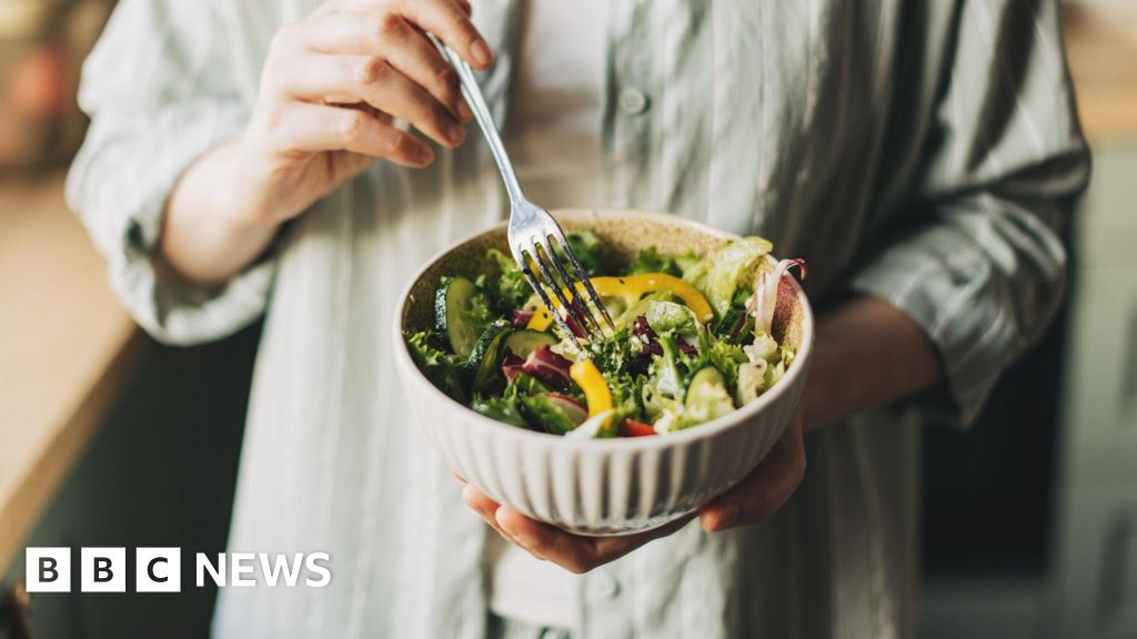 https://ichef.bbci.co.uk/news/1024/branded_news/a848/live/4b7ec140-2b58-11f0-8c16-31e1ca5e1201.jpg