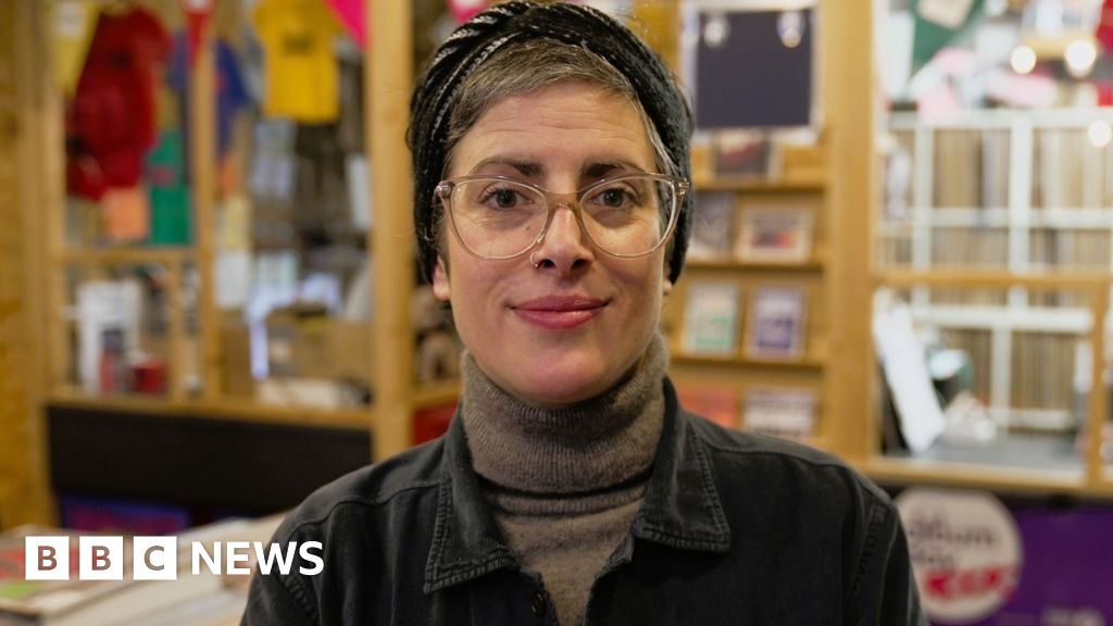 'Mindful shopping' benefits independent stores over Christmas