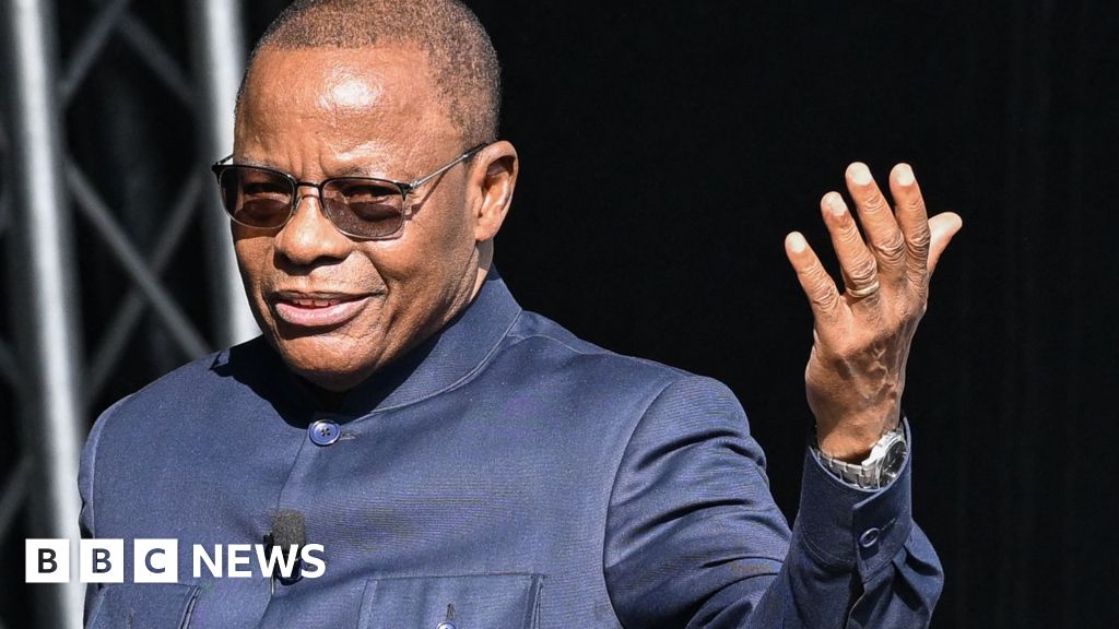 Maurice Kamto: Police surround home of opposition firebrand in Cameroon