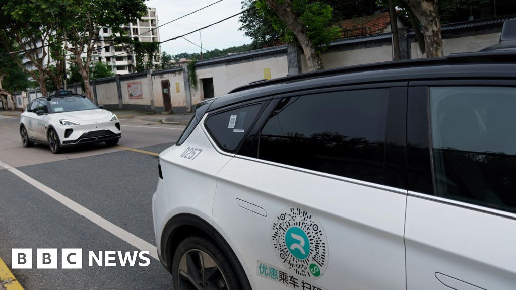 Baidu's Apollo Go self-driving cars stop mid-traffic in China