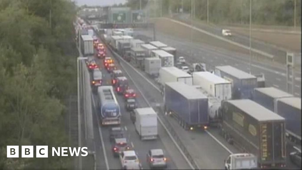 Queen Elizabeth II Bridge Closed After Police Incident