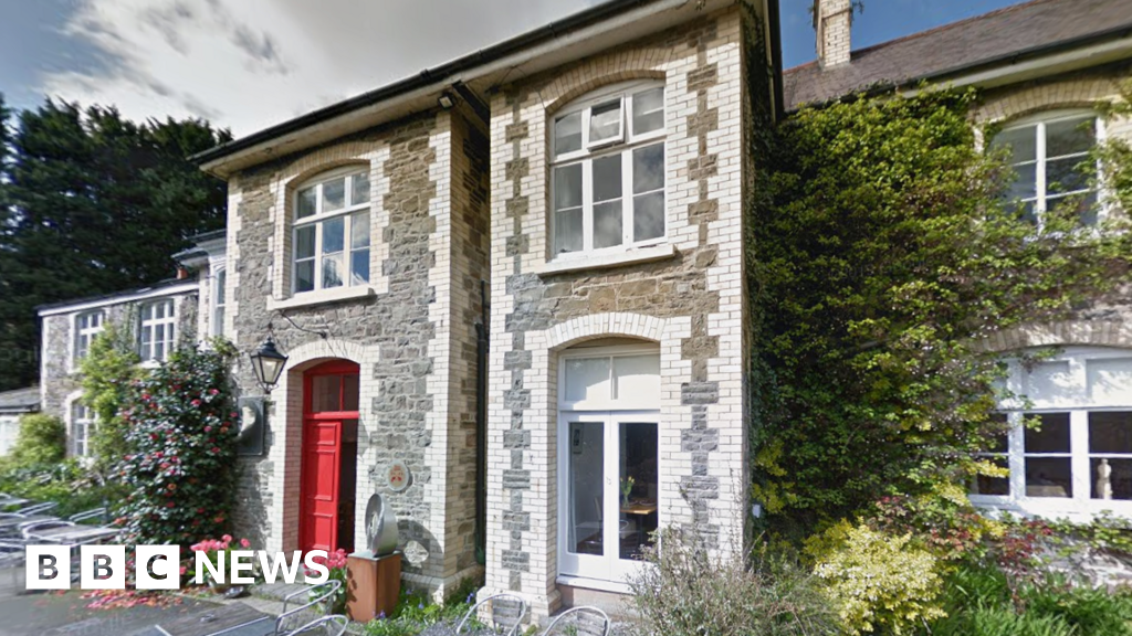 bbc.co.uk - Alison Stephenson - Broomhill Estate hotel and garden could become private home