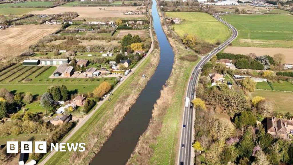 Car Recovered Following Fatal River Crash in Wisbech St Mary