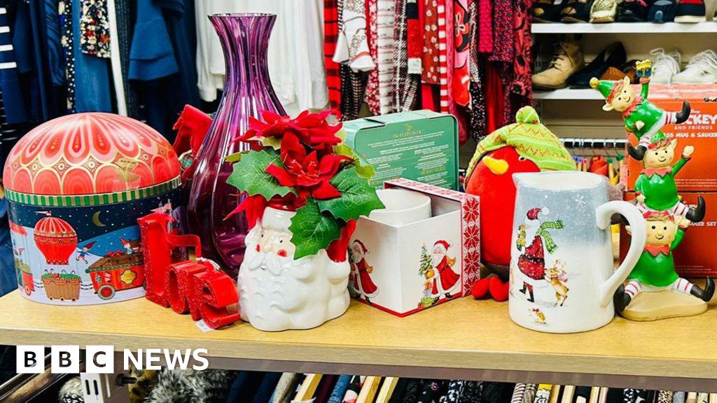 « Nos boutiques caritatives contribuent à lutter contre le gaspillage de Noël »