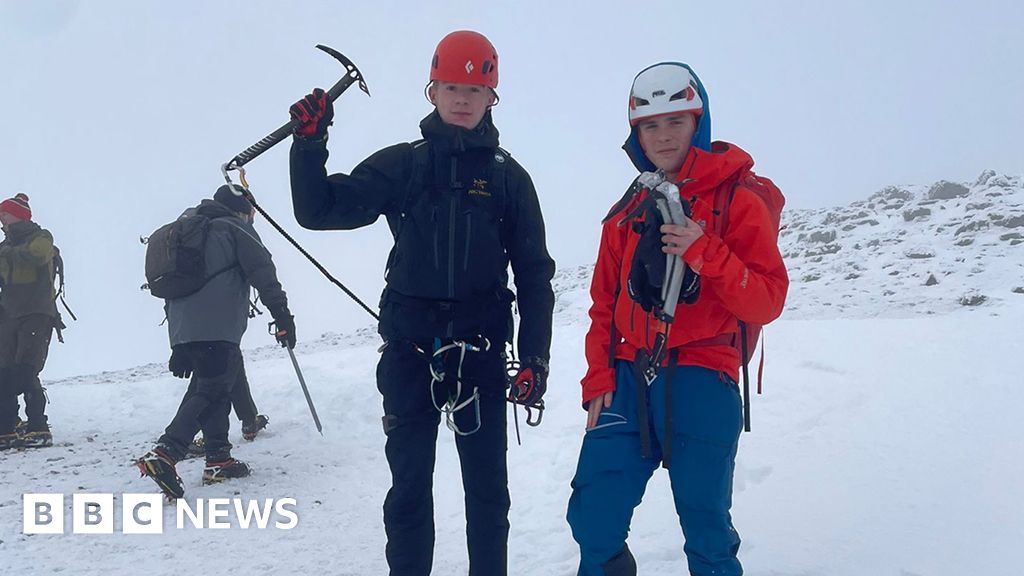 Teens rescue unequipped walkers from snowy mountain