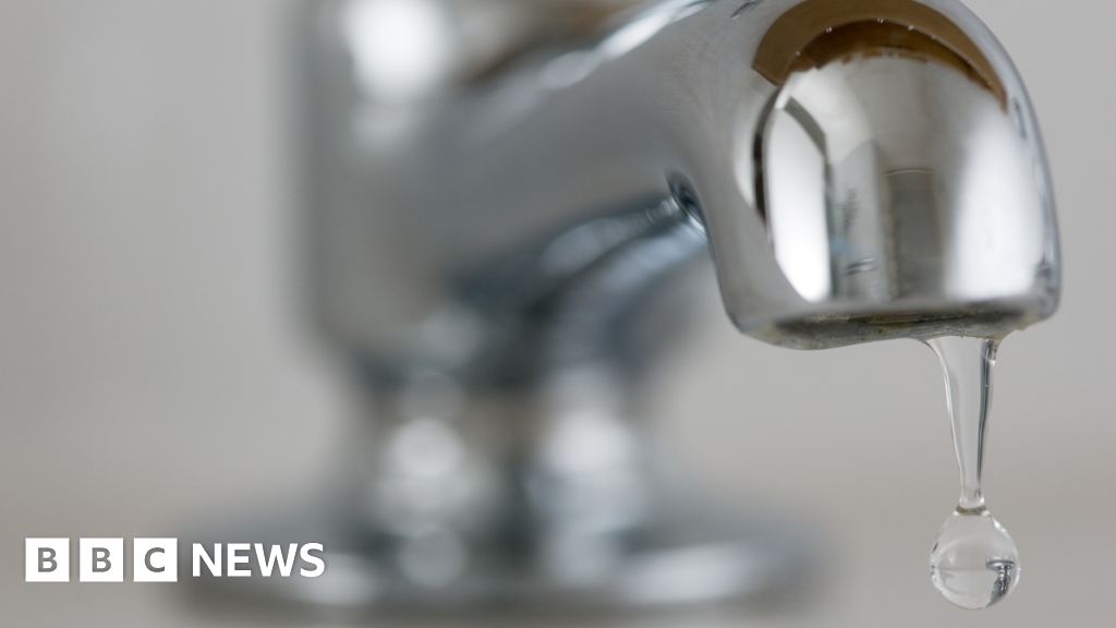 Buckinghamshire schools closed due to water supply issue 