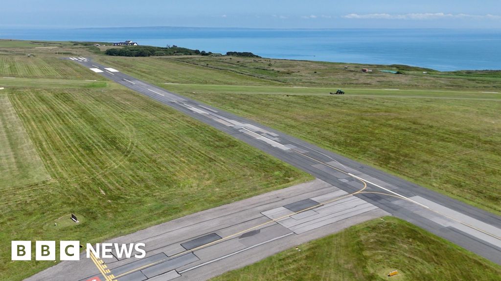 Fears Alderney Airport closure would 'cut off' island