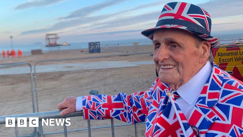 Royal superfan dubbed 'Union Jack Man' dies aged 91