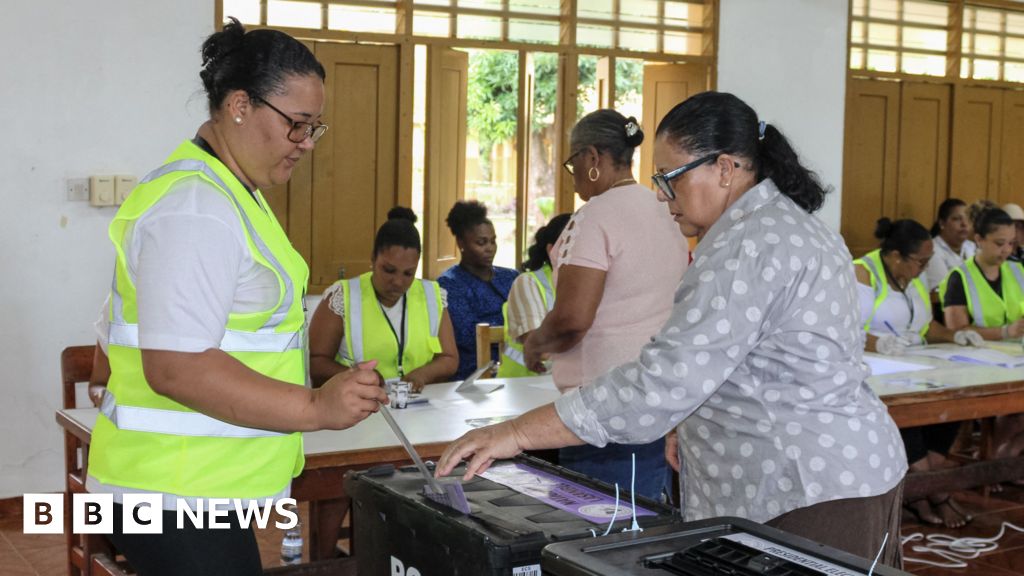 Seychelles to hold presidential run-off after vote fails to produce clear winner