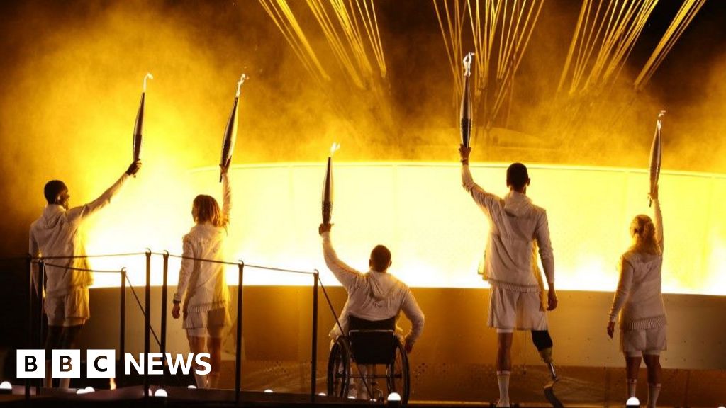 Protest, a punch and the Paralympics: Photos of the week