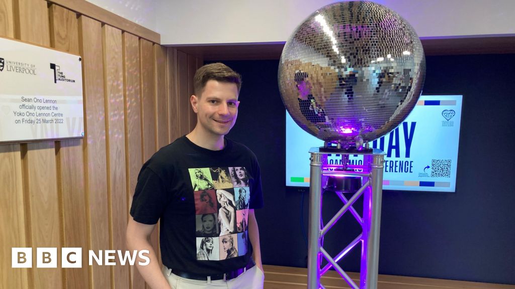 University holds Taylor Swift day ahead of Eras tour