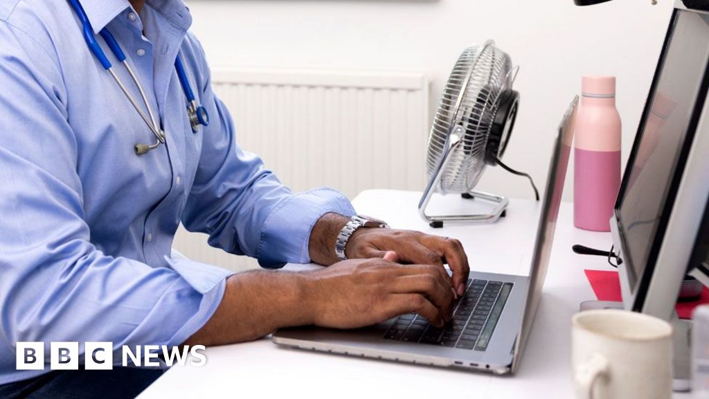 Doctors' union warning over online booking safety risk