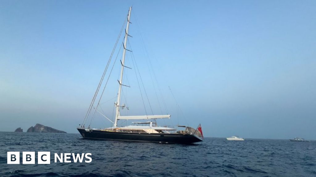 Sicily wreck: Why did Bayesian yacht sink in 16 minutes?