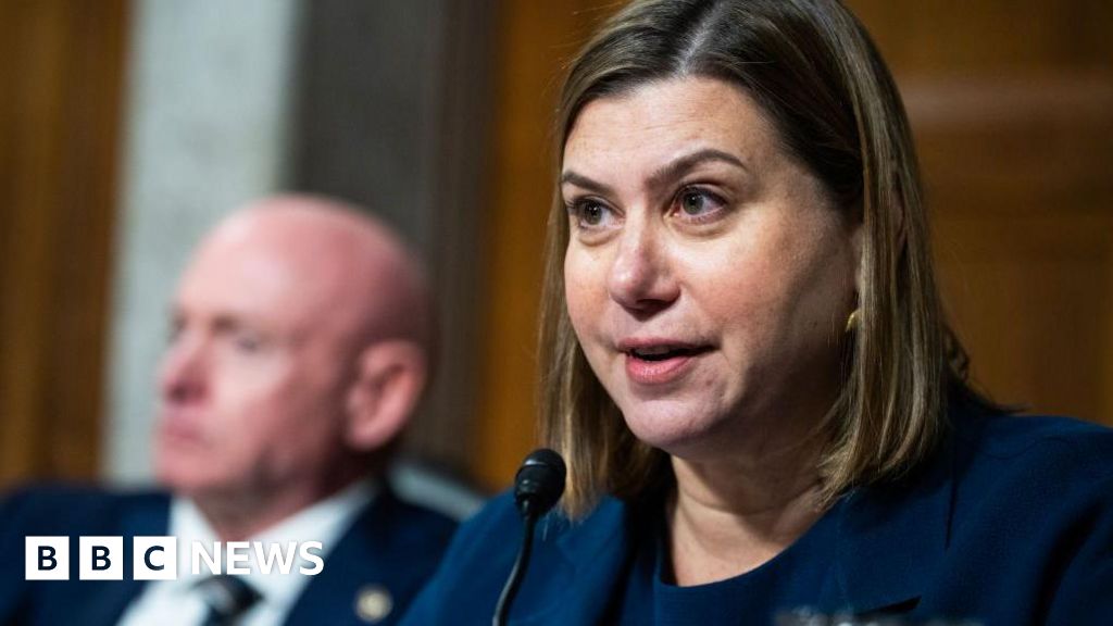 Democrats who told troops to disobey illegal orders push back on alleged FBI probe thumbnail