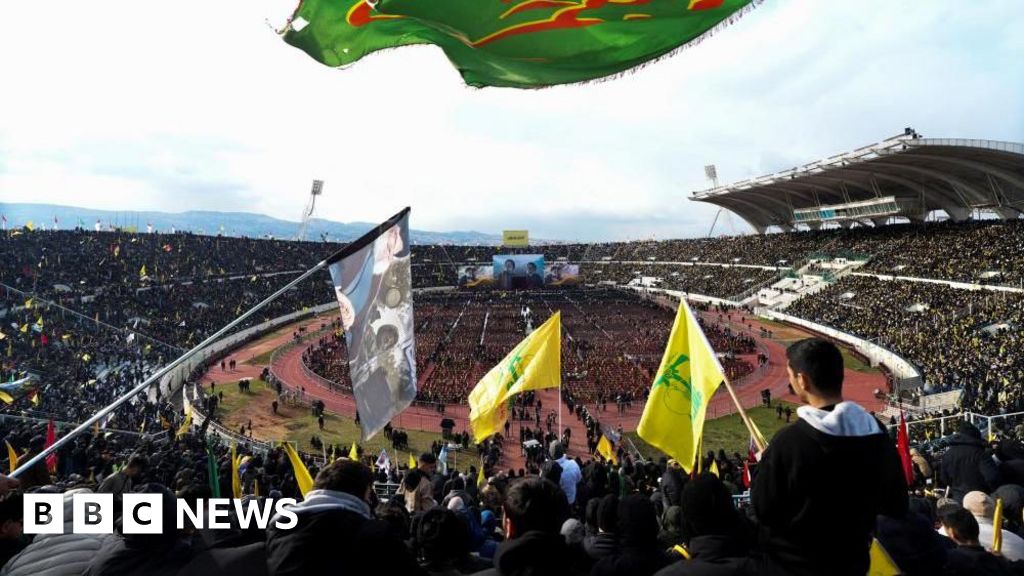 Kerumunan besar berkumpul untuk pemakaman pemimpin Hezbollah